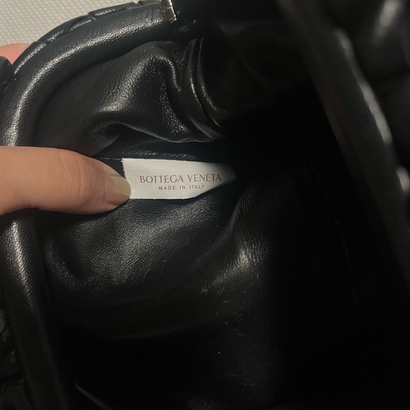 Bottega Veneta Intrecciato-woven mini pouch in black - Picture 4 of 8